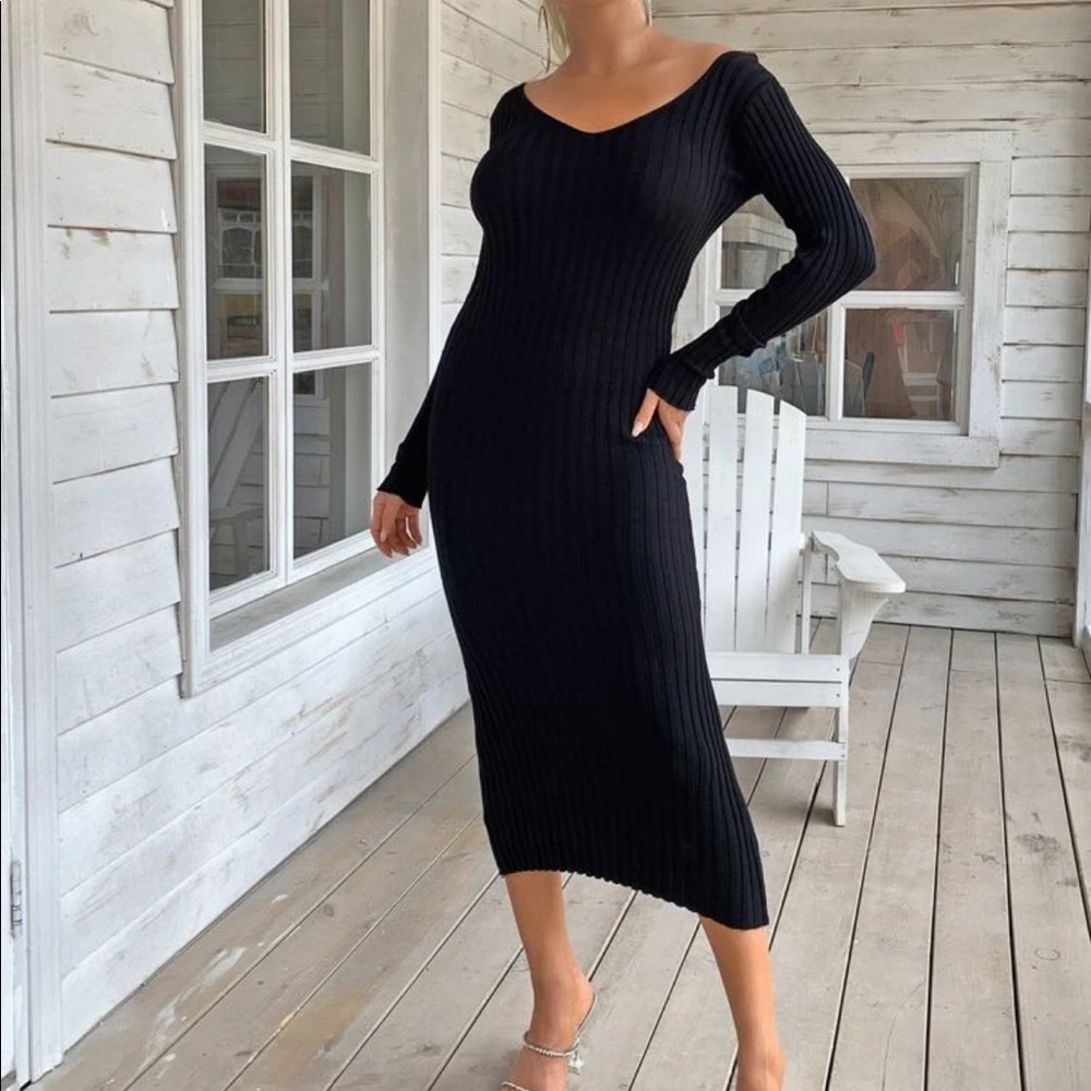 Black V neck ribbed knit sweater dress - Picture 8 of 15